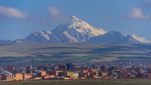 La Paz Volcanos and Houses